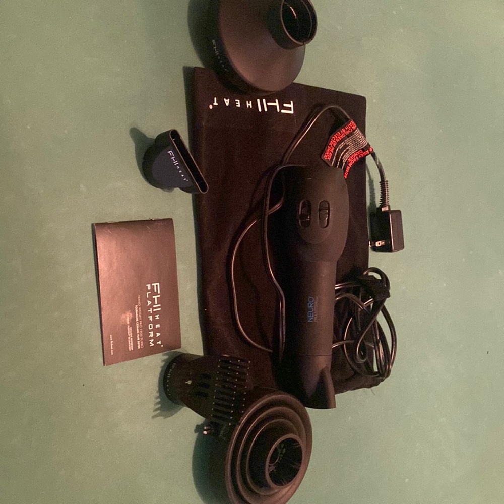 Paul Mitchell Neuro Grip Professional Hair Dryer with concentrator and diffuser